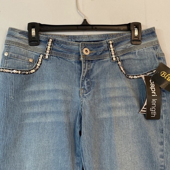 Blue Pointe Authenic Denim Embellished  Capri Jeans NWT 9 - Picture 2 of 9